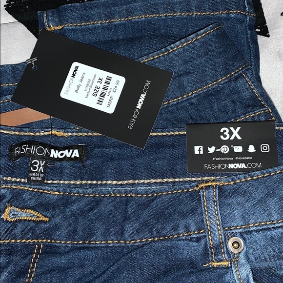 Woman’s jeans - Picture 2 of 3